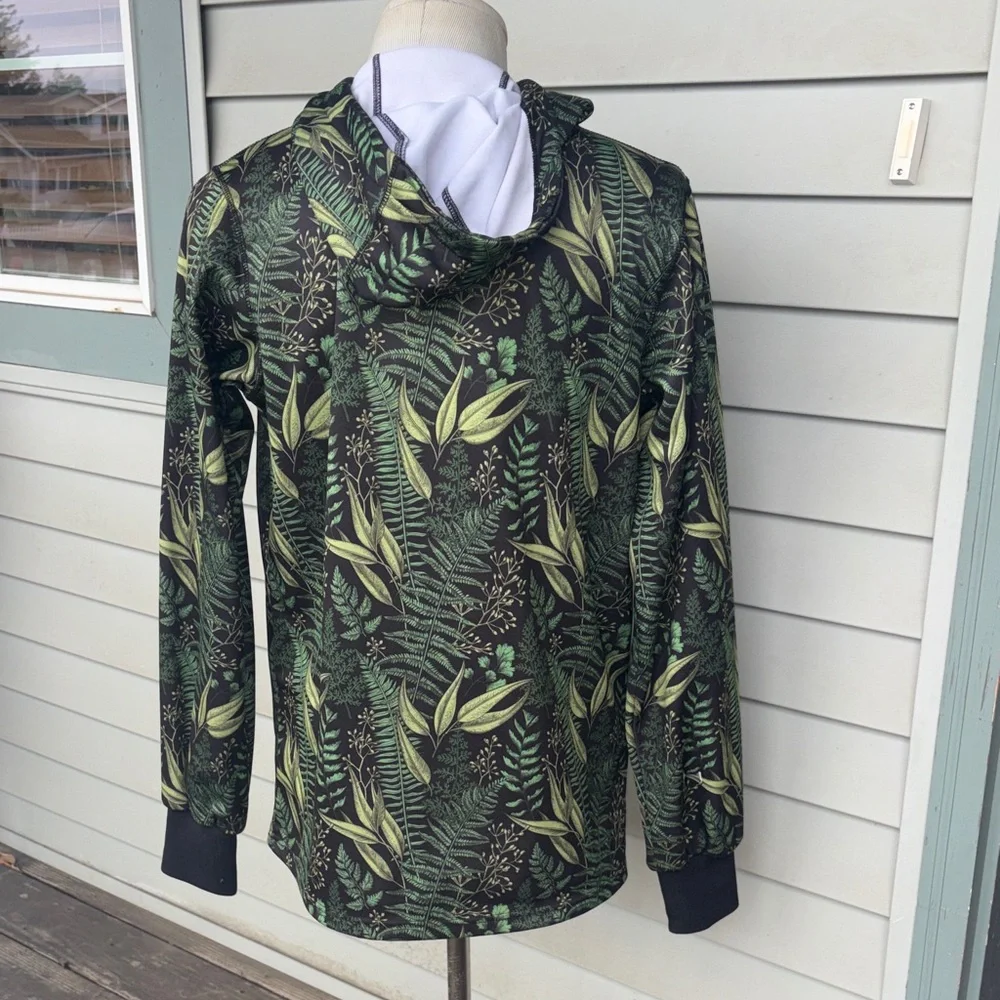 Saga Outerwear Co. Green Leaf Print Hoodie. Medium. Great condition.
